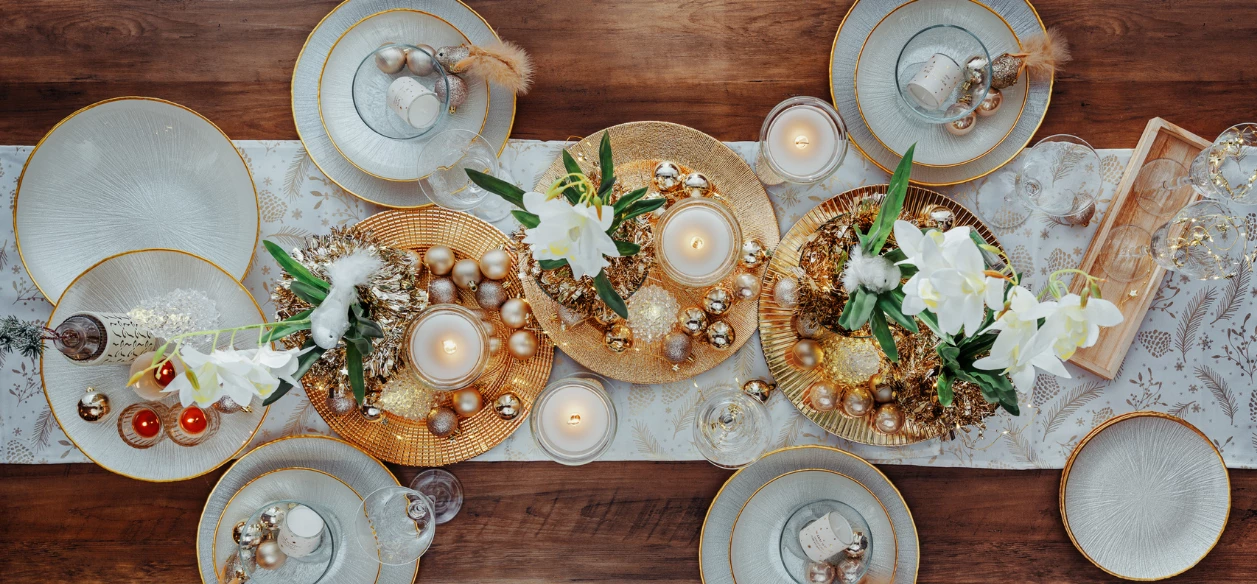 PROSTŘENO NA SVÁTKY