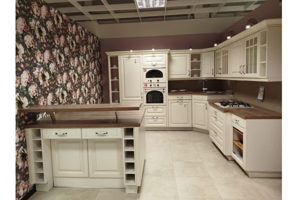 Sestava kuchyně České Budějovice-Castello-vystavený kus,magnolie