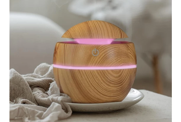 Mini zvlhčovač vzduchu s aroma terapií 130 ml, LED