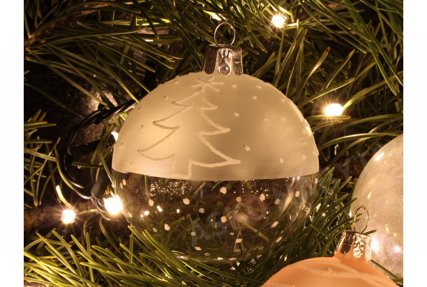 Vánoční ozdoba Koule 7 cm, transparentní se stromky, sklo