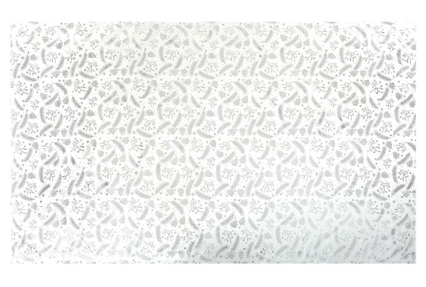 Vánoční ubrus Peří a šišky 130x220 cm, stříbrný