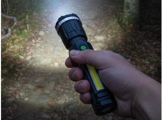 Dobíjecí svítilna LED Trixline 16 cm, černá