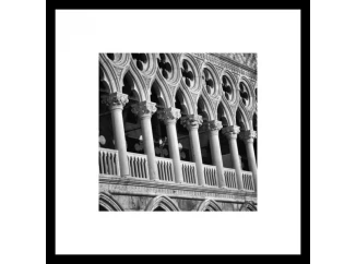 Rámovaný obraz Sloupy 50x50 cm, černobílý