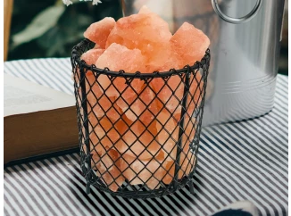 Stolní solná lampa Stone, 17 cm