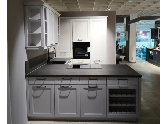 Sestava kuchyně Štěrboholy-York-vystavený kus,hedvábně šedá