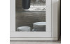 Široká vitrína Dalia typ 16, bělená pinie/šedý dub, 2 dveře