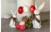 Velikonoční dekorace Soška zajíc s pírkem, 19 cm, bílá